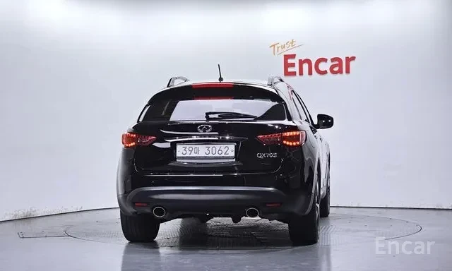 Infiniti QX70 * AWD * ОБДУХВАНЕ * 360 КАМЕРА * KEYLESS * , снимка 4 - Автомобили и джипове - 55962579