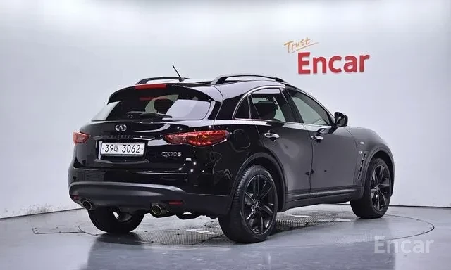 Infiniti QX70 * AWD * ОБДУХВАНЕ * 360 КАМЕРА * KEYLESS * , снимка 3 - Автомобили и джипове - 55962579
