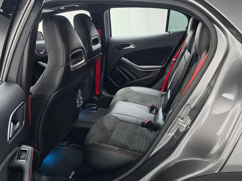 Mercedes-Benz GLA 45 AMG 4Matic, снимка 11 - Автомобили и джипове - 56067382