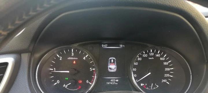 Nissan Qashqai, снимка 11 - Автомобили и джипове - 56382812