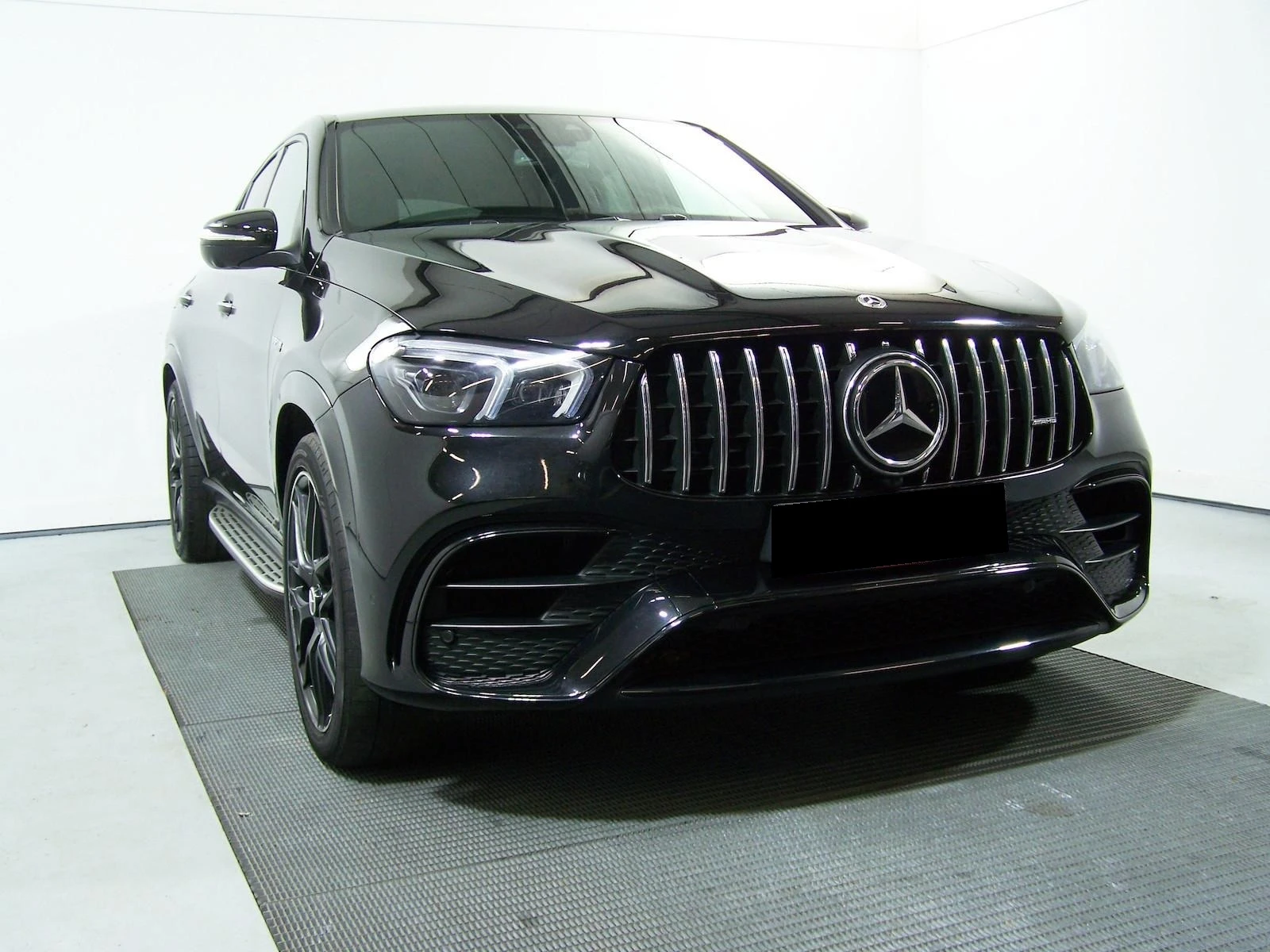 Mercedes-Benz GLE 63 S AMG COUPE* CERAMIC* BURM* PANO* DISTR* 360 CAM* CARBON - изображение 2