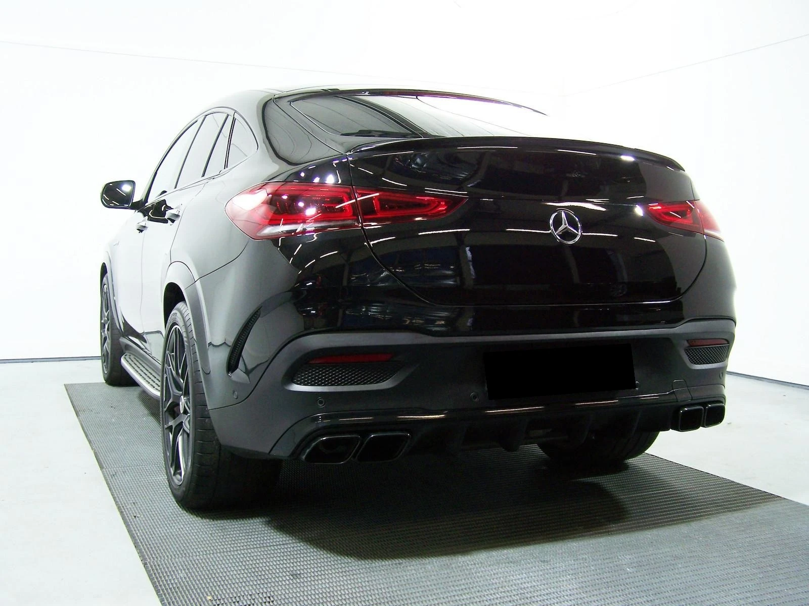Mercedes-Benz GLE 63 S AMG COUPE* CERAMIC* BURM* PANO* DISTR* 360 CAM* CARBON - изображение 5
