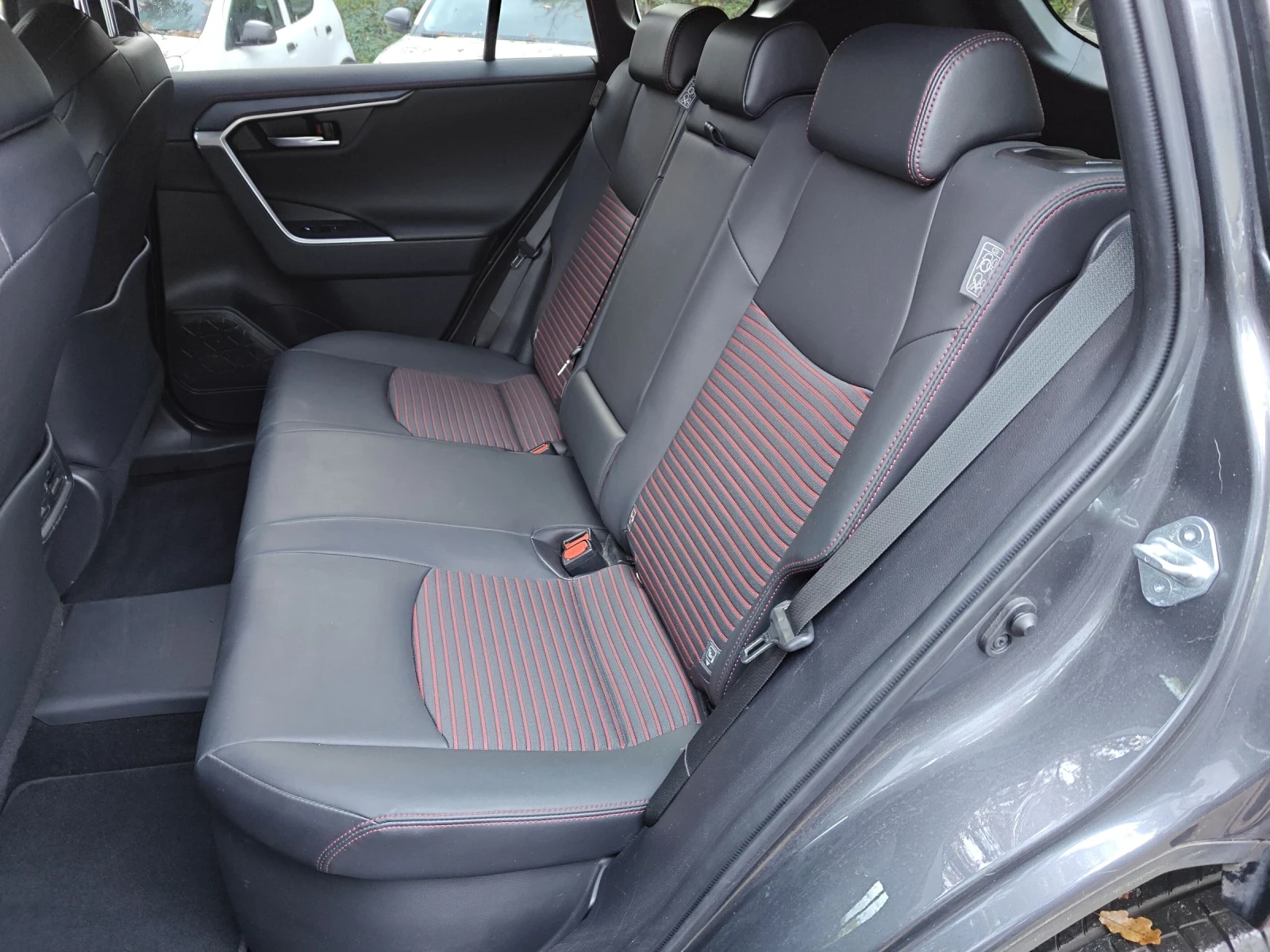 Toyota Rav4 PLUG-IN - изображение 10