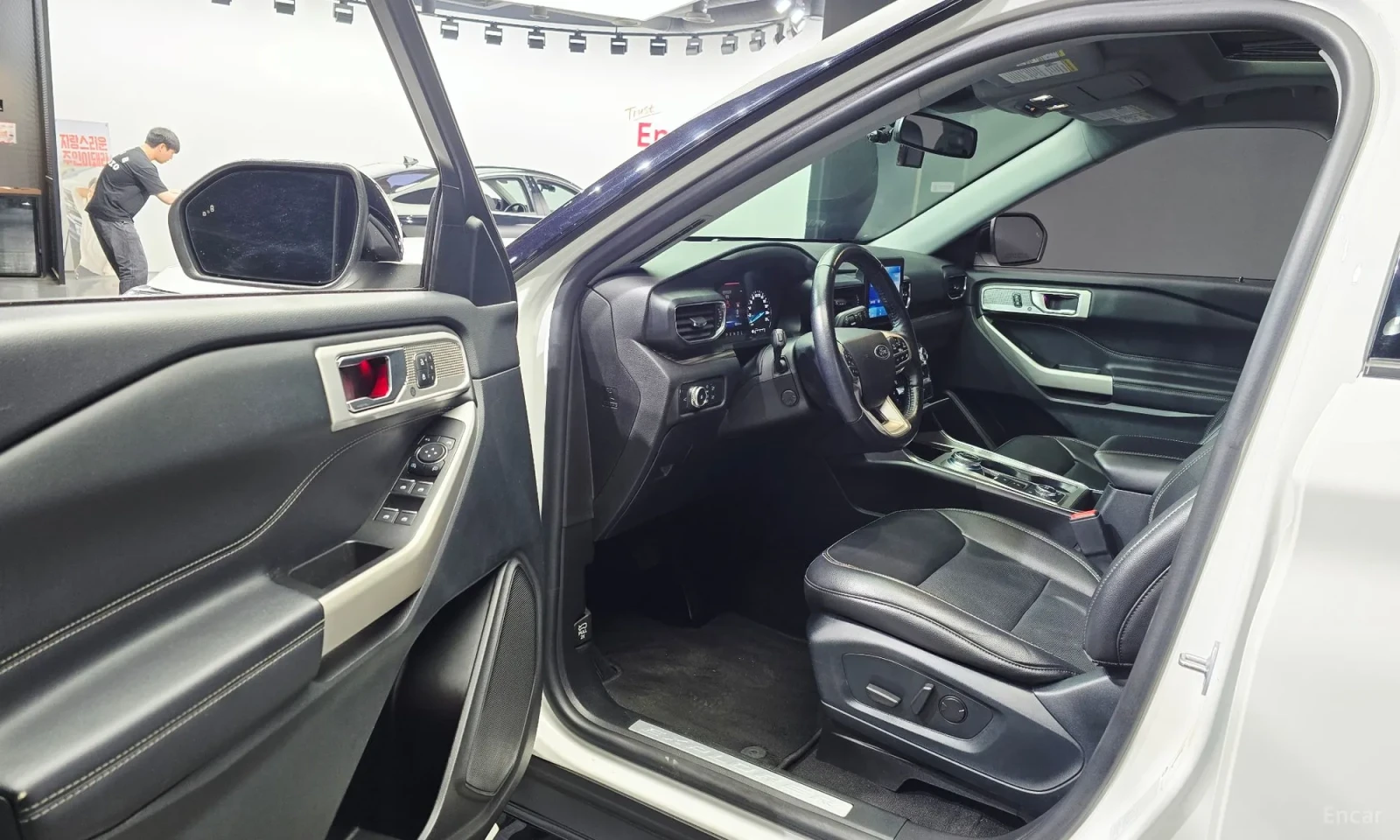 Ford Explorer  2.3 4WD, снимка 10 - Автомобили и джипове - 55048101