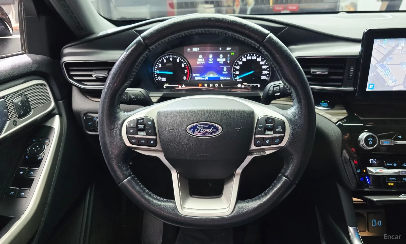 Ford Explorer  2.3 4WD, снимка 13 - Автомобили и джипове - 55048101