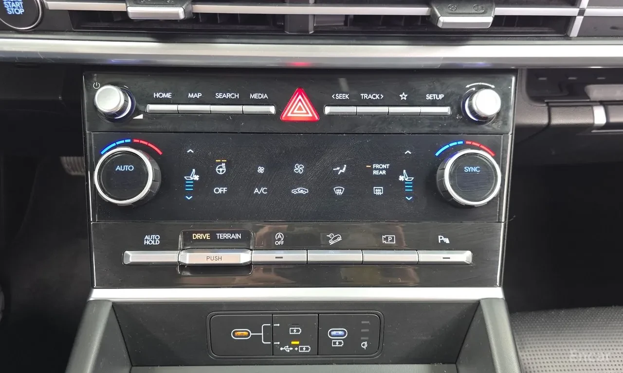 Hyundai Santa fe 2.5 AWD/ ОБДУХВАНЕ / DISRONIC / 7 МЕСТА / 2x PANO, снимка 14 - Автомобили и джипове - 55079580