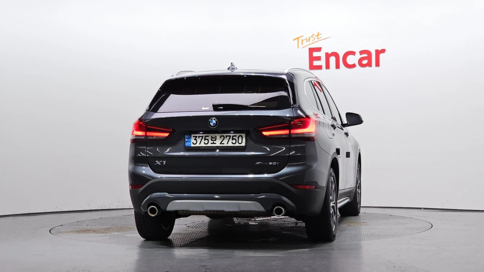 BMW X1 xDrive20i * ПОДГРЕВ * КАМЕРА * AMBIENT, снимка 2 - Автомобили и джипове - 55486235