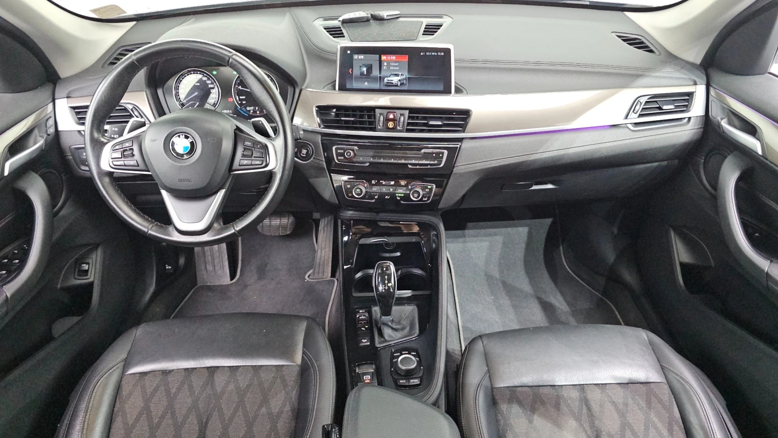 BMW X1 xDrive20i * ПОДГРЕВ * КАМЕРА * AMBIENT, снимка 5 - Автомобили и джипове - 55486235