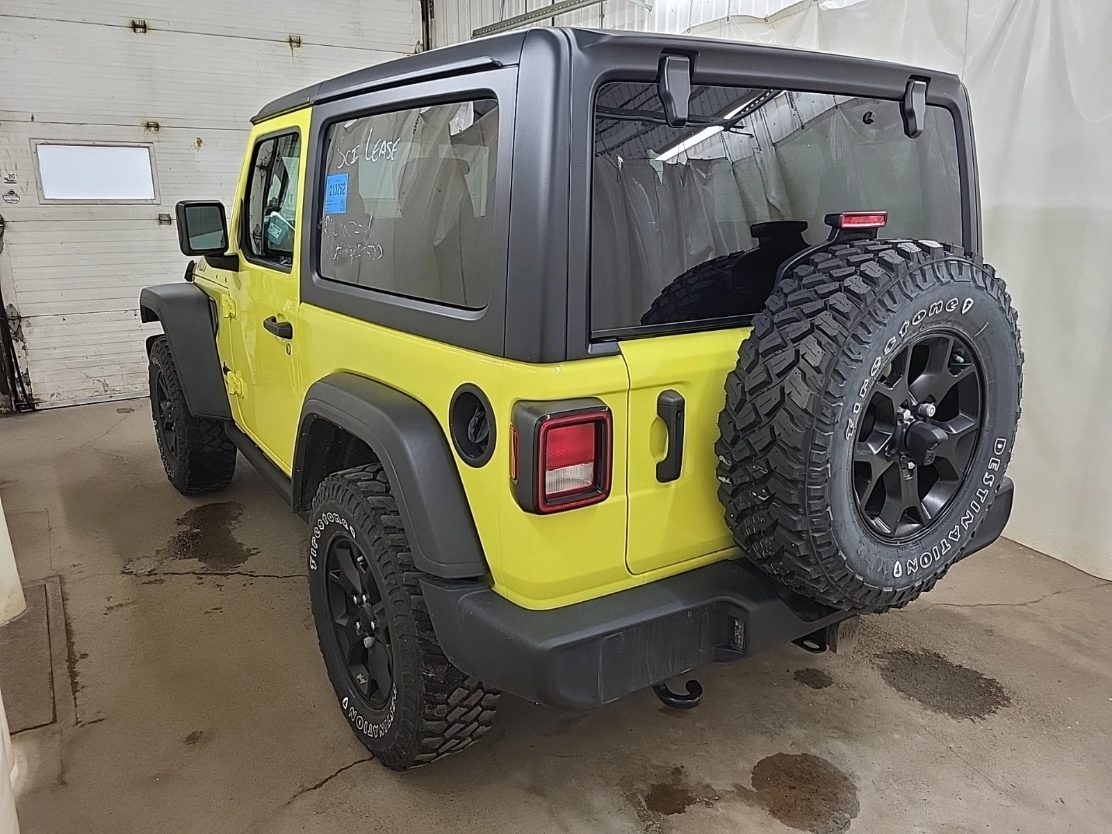 Jeep Wrangler * 2 Door 4x4 Willys * CARFAX * ОПЦИЯ ЗА ФИНАНСИРАН, снимка 6 - Автомобили и джипове - 55950030