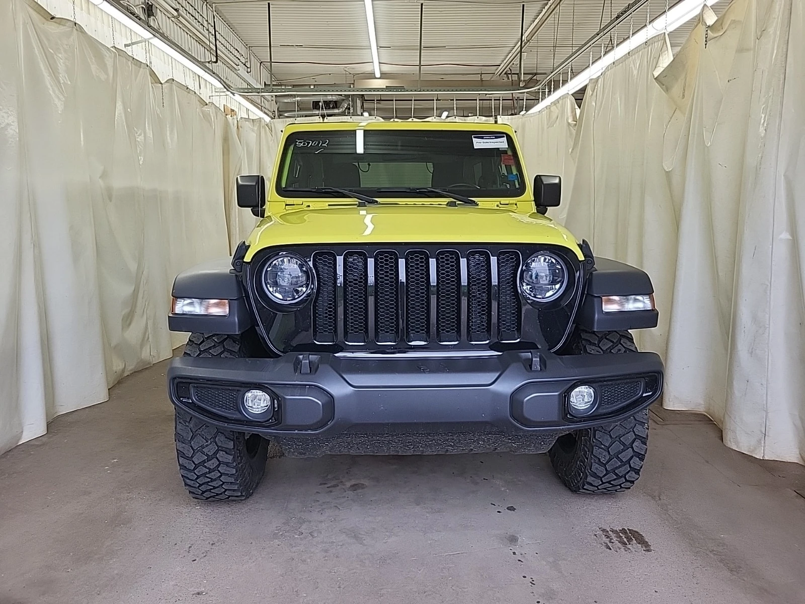 Jeep Wrangler * 2 Door 4x4 Willys * CARFAX * ОПЦИЯ ЗА ФИНАНСИРАН, снимка 17 - Автомобили и джипове - 55950030
