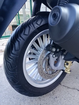 Piaggio Beverly 2013 300куб.Инжекцион, снимка 11