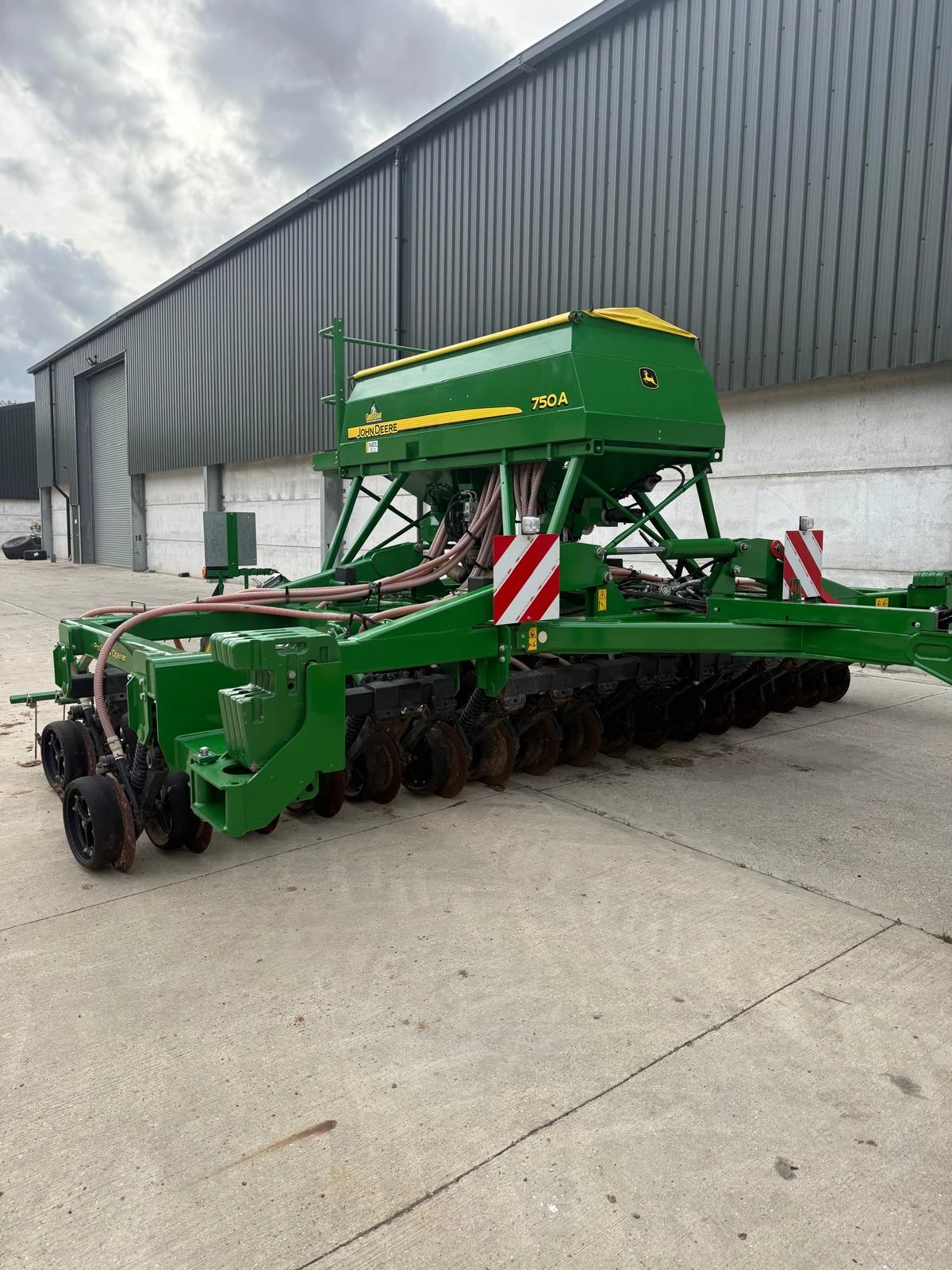 Сеялка John Deere 750 A  лизинг с първоначална вноска 20%