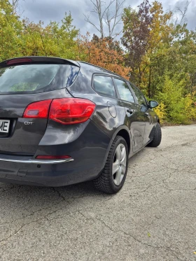 Opel Astra J Sports Tourer, снимка 2