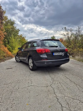 Opel Astra J Sports Tourer, снимка 9