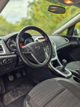 Opel Astra J Sports Tourer, снимка 13