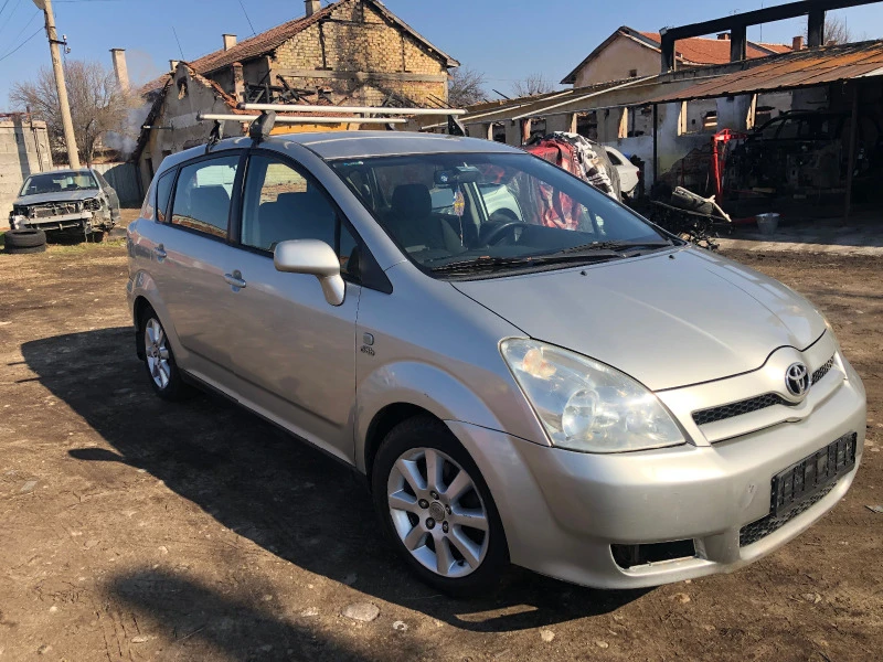 Toyota Corolla verso 2.0 D-4D 116К.с  ляв волан НА ЧАСТИ, снимка 1 - Автомобили и джипове - 41369005