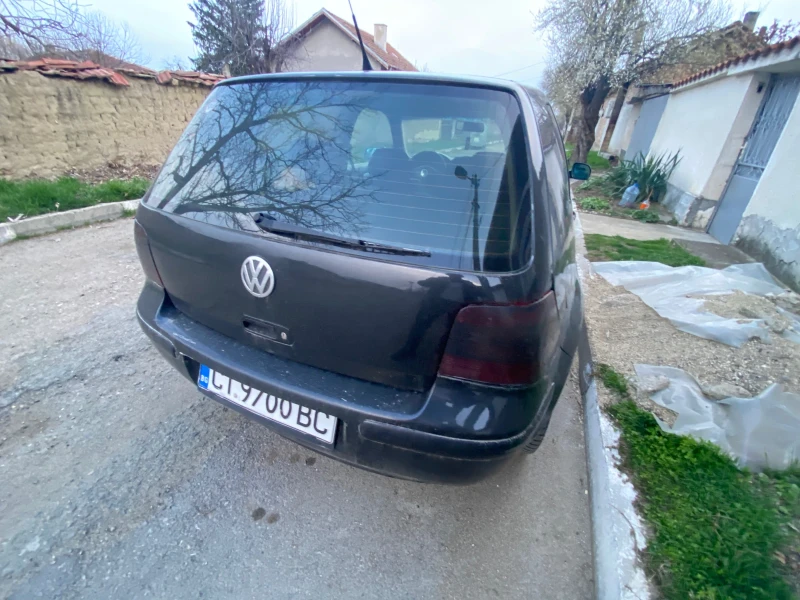 VW Golf 2.3 V5, снимка 5 - Автомобили и джипове - 47399890