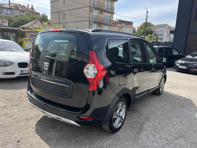 Dacia Lodgy 1.2 Stepway, снимка 5 - Автомобили и джипове - 47546360