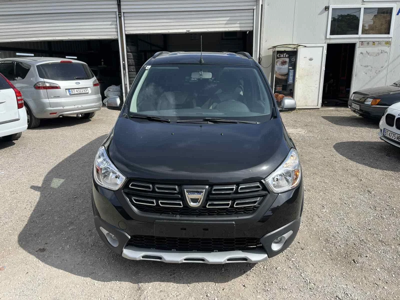 Dacia Lodgy 1.2 Stepway, снимка 3 - Автомобили и джипове - 47546360