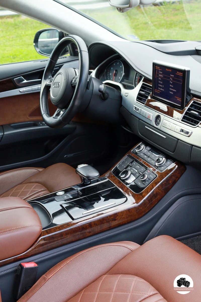 Audi A8, снимка 15 - Автомобили и джипове - 52432399