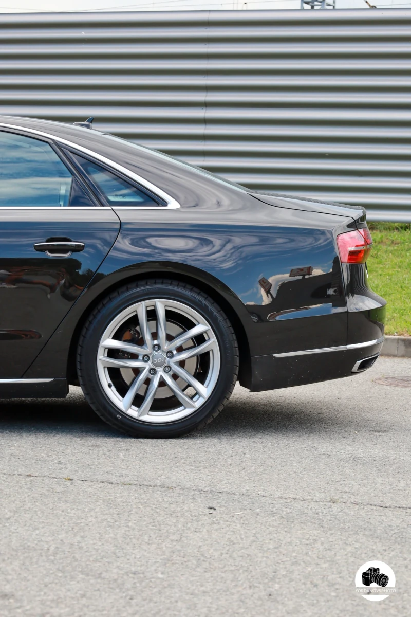 Audi A8, снимка 4 - Автомобили и джипове - 52432399