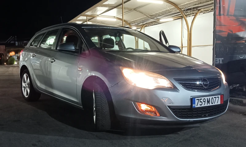 Opel Astra 1, 7 CDTI , снимка 2 - Автомобили и джипове - 52474782