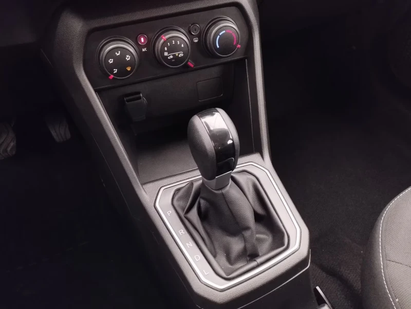 Dacia Sandero TCe90/91HP/EXPRESSION/LED/ACC/ISOFIX/275g, снимка 12 - Автомобили и джипове - 51605646