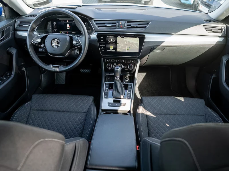 Skoda Superb 2.0TDI/200HP/AMBITION/CAM/NAVI/ACC/LED/743v, снимка 6 - Автомобили и джипове - 52122347