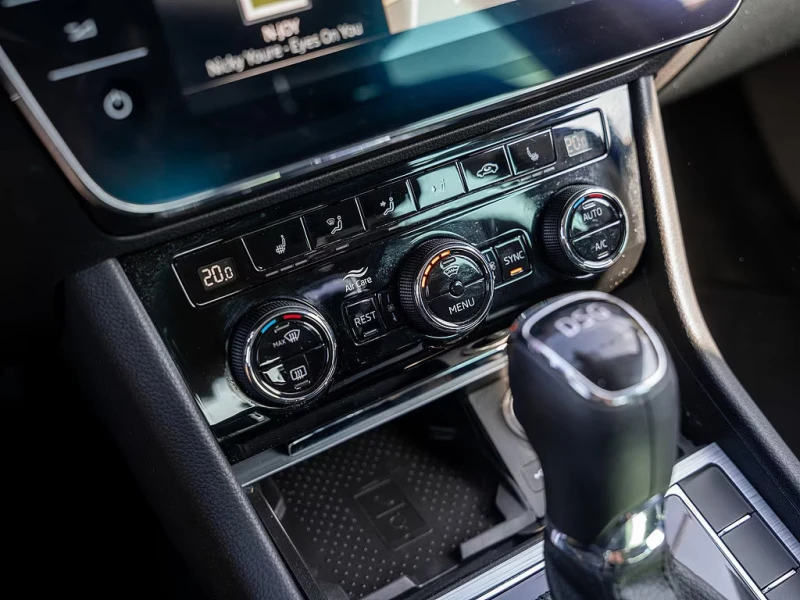 Skoda Superb 2.0TDI/200HP/AMBITION/CAM/NAVI/ACC/LED/743v, снимка 11 - Автомобили и джипове - 52122347