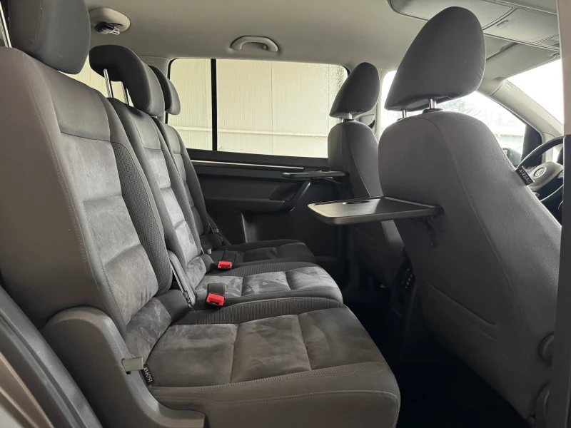 VW Touran 2.0-7-местен-HIGHLINE, снимка 12 - Автомобили и джипове - 53599335