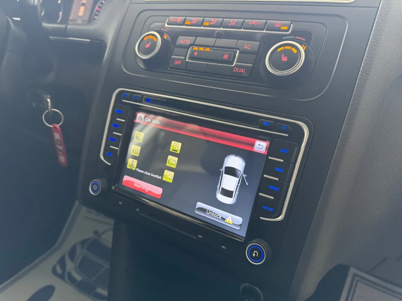 VW Touran 2.0-7-местен-HIGHLINE, снимка 15 - Автомобили и джипове - 53599335