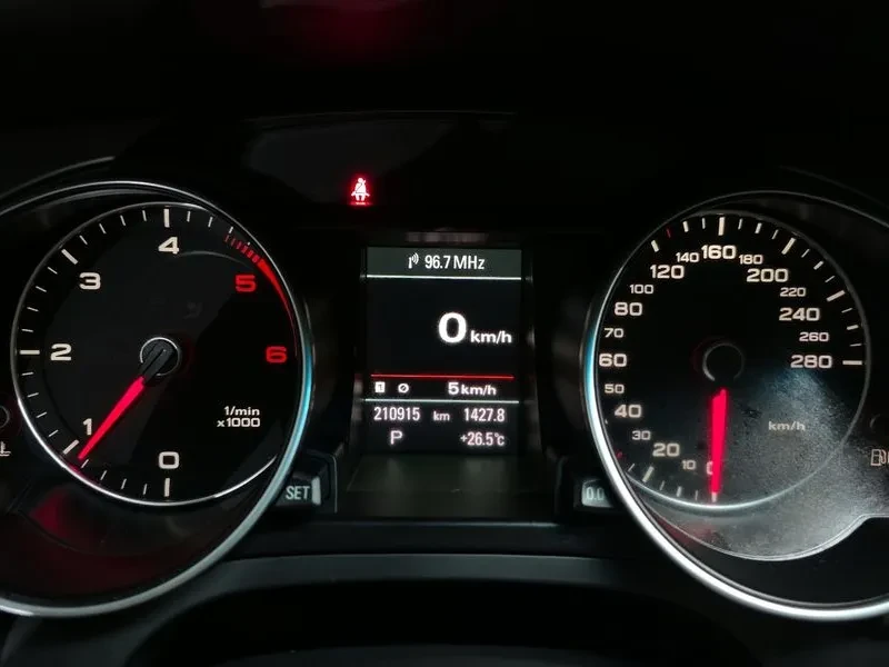 Audi A5 2.0 TDI Quattro Sportback , снимка 8 - Автомобили и джипове - 53894597