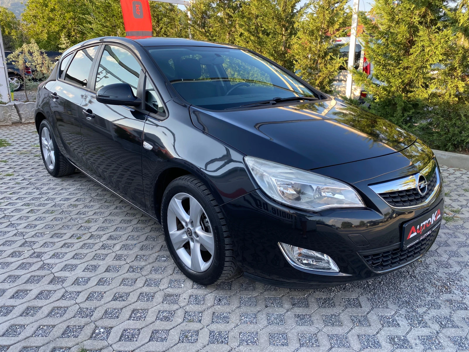 Opel Astra 1.4T-140кс= ФАБРИЧНА ГАЗ= 139хил.км!6СК= АВТОПИЛОТ - изображение 2