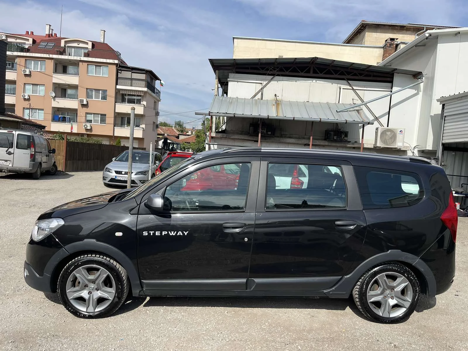 Dacia Lodgy 1.2 Stepway - изображение 6