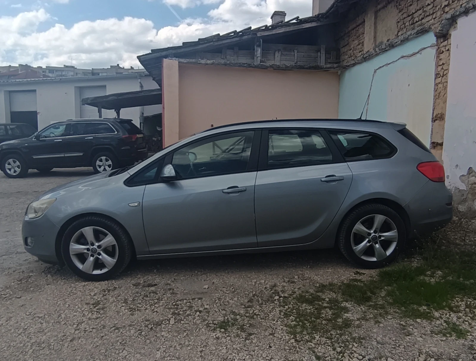 Opel Astra 1, 7 CDTI , снимка 2 - Автомобили и джипове - 53805109