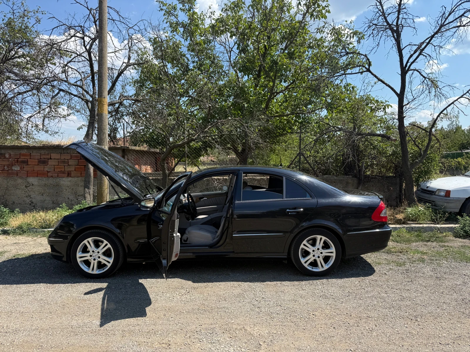 Mercedes-Benz E 320  - изображение 3