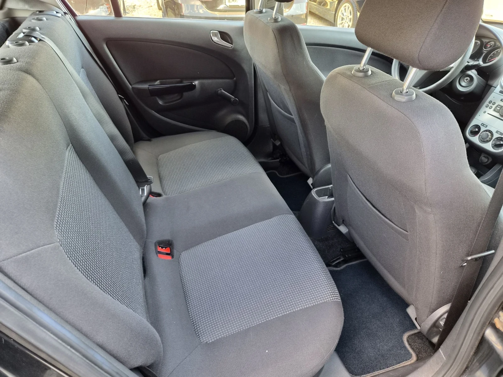 Opel Corsa 1.3CDTI, снимка 13 - Автомобили и джипове - 53165398