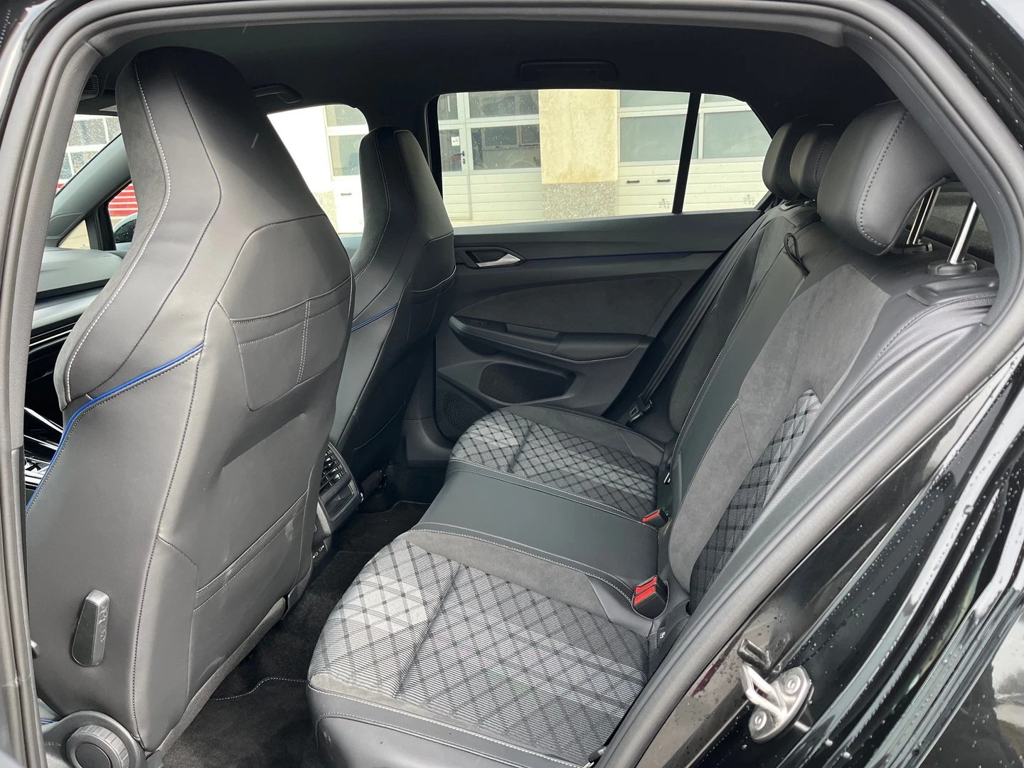 VW Golf 8 R-Line Plus 1.5 eTSI OPF DSG | Mobile.bg � ����������� 6