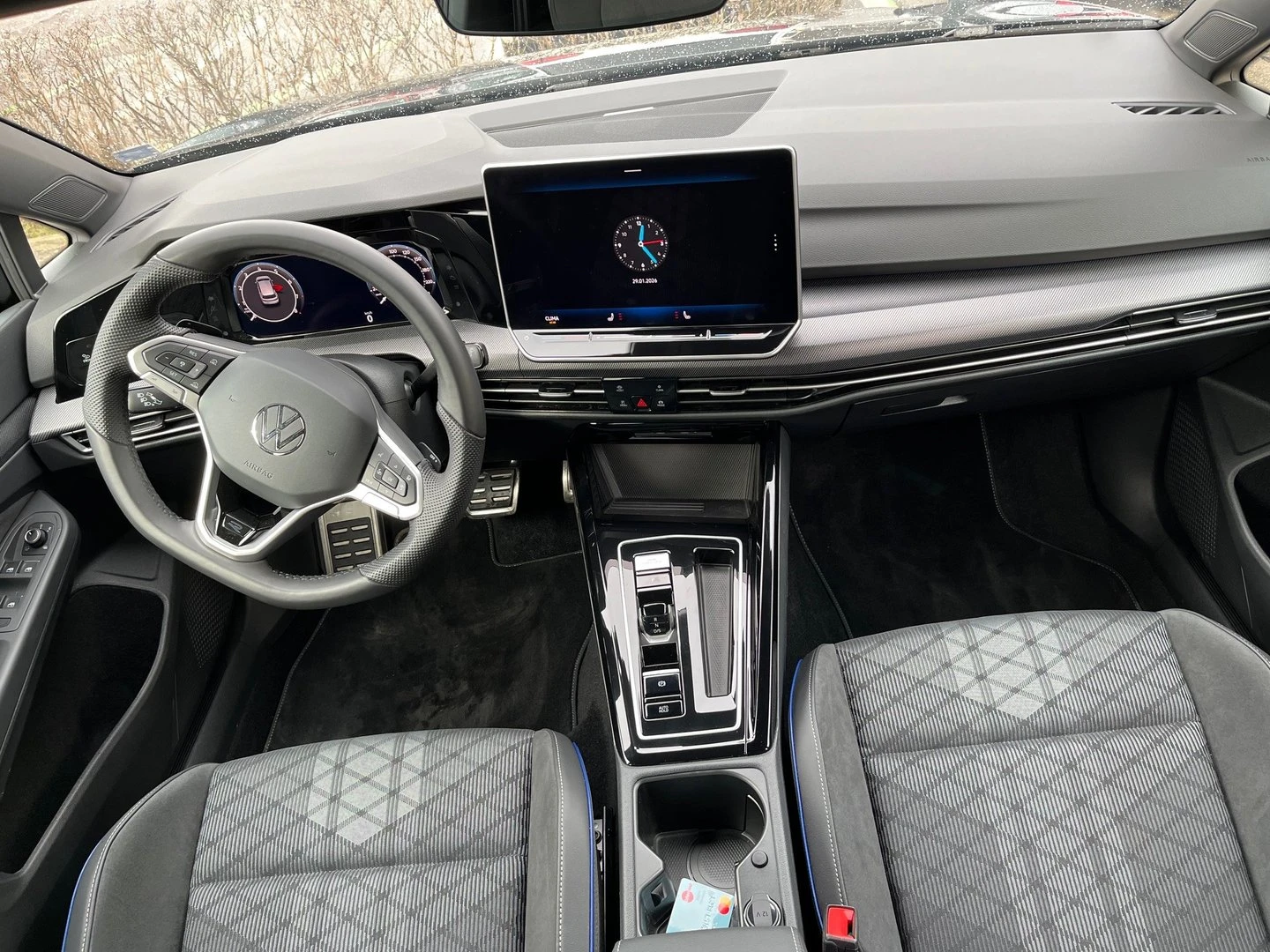 VW Golf 8 R-Line Plus 1.5 eTSI OPF DSG | Mobile.bg � ����������� 8