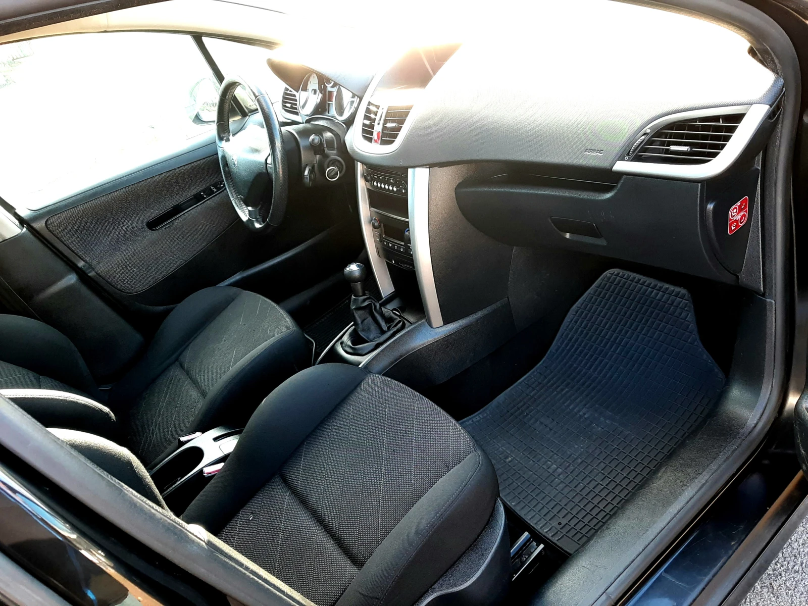 Peugeot 207 1.4FACELIFT+ ПАНОРАМА !  - изображение 9