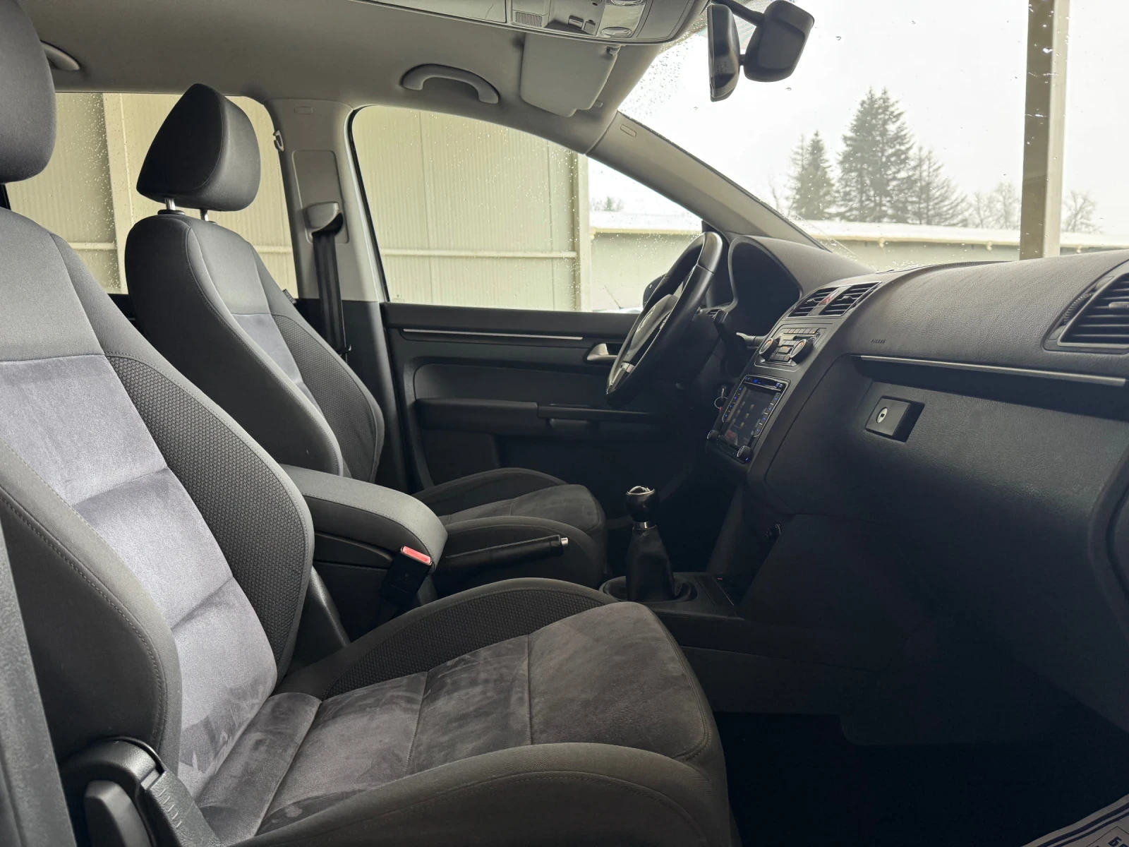 VW Touran 2.0-7-местен-HIGHLINE - изображение 9