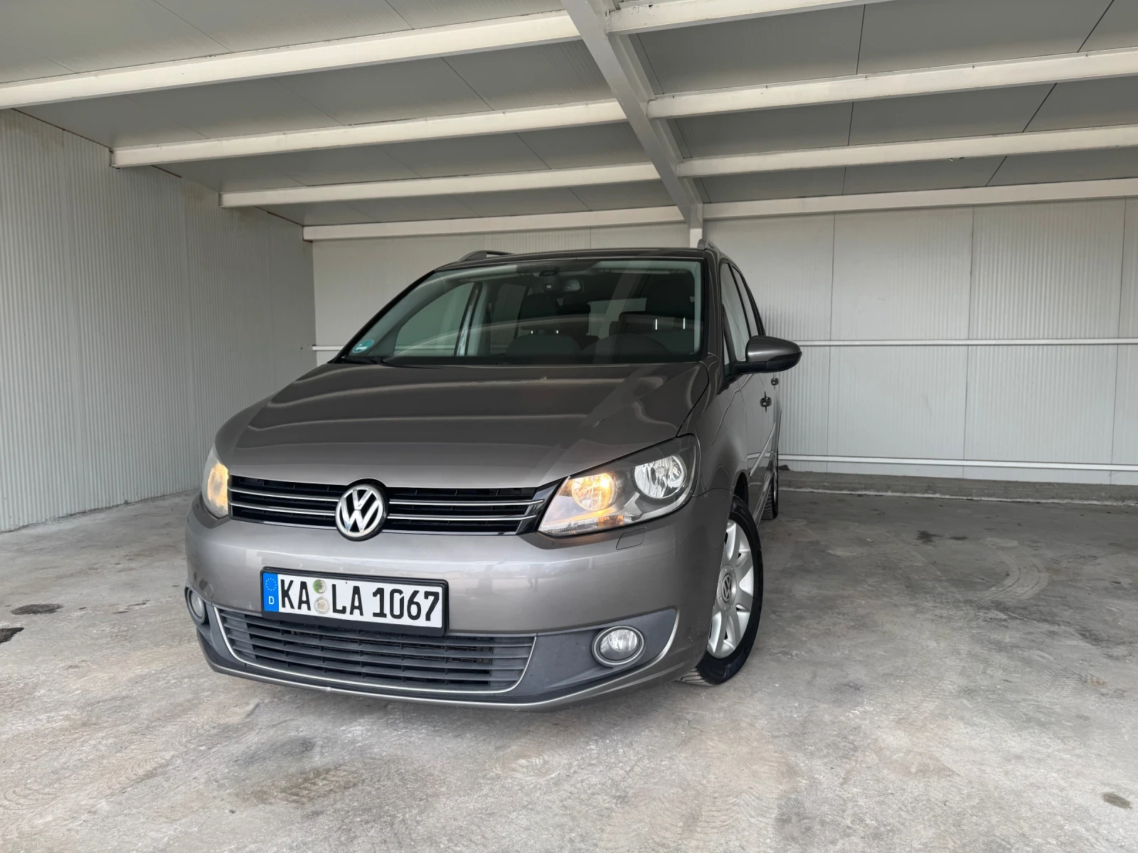 VW Touran 2.0-7-местен-HIGHLINE - изображение 2