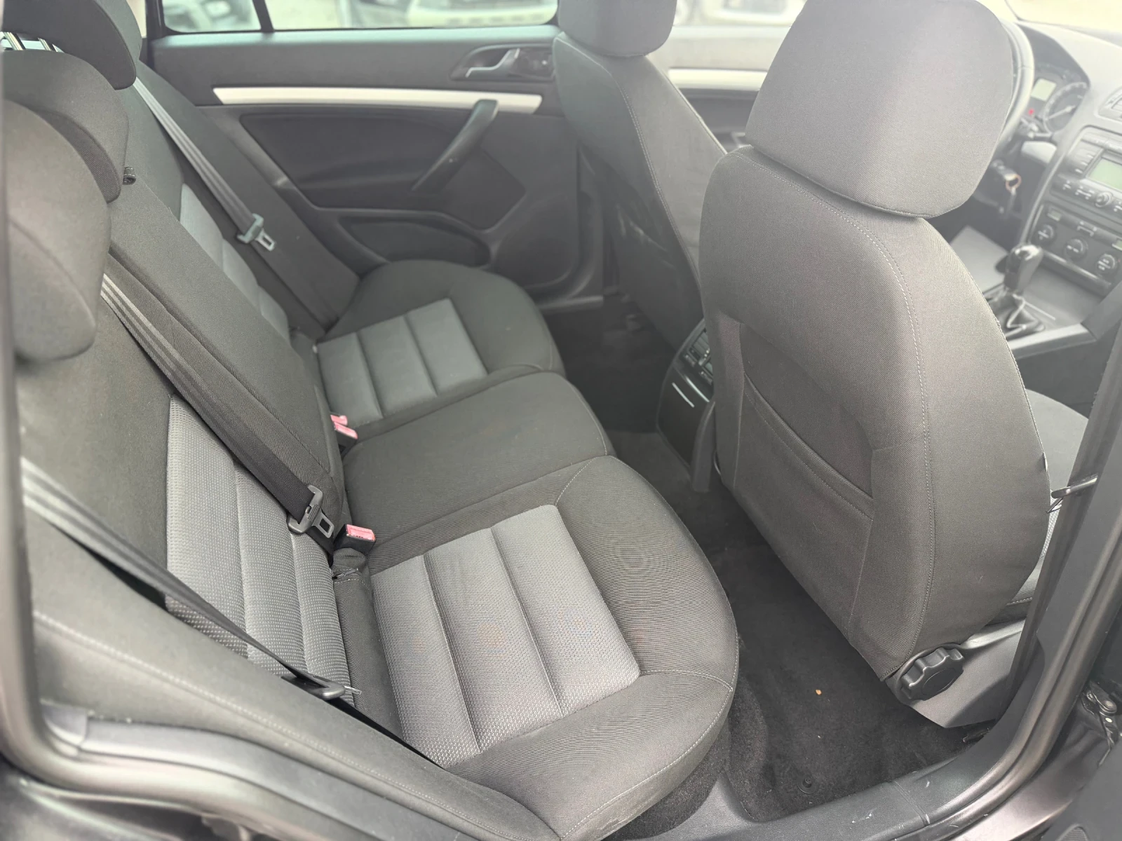 Skoda Octavia 1.6MPI* , снимка 10 - Автомобили и джипове - 53906464