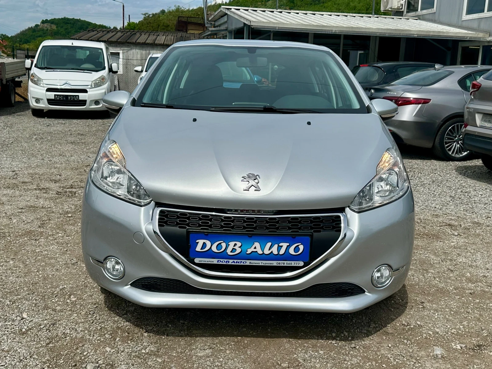 Peugeot 208 1.0i-68к.с-PURETECH-TEMPOMAT, снимка 8 - Автомобили и джипове - 54602495