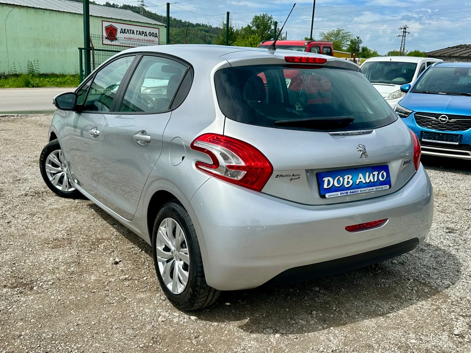 Peugeot 208 1.0i-68к.с-PURETECH-TEMPOMAT, снимка 3 - Автомобили и джипове - 54602495