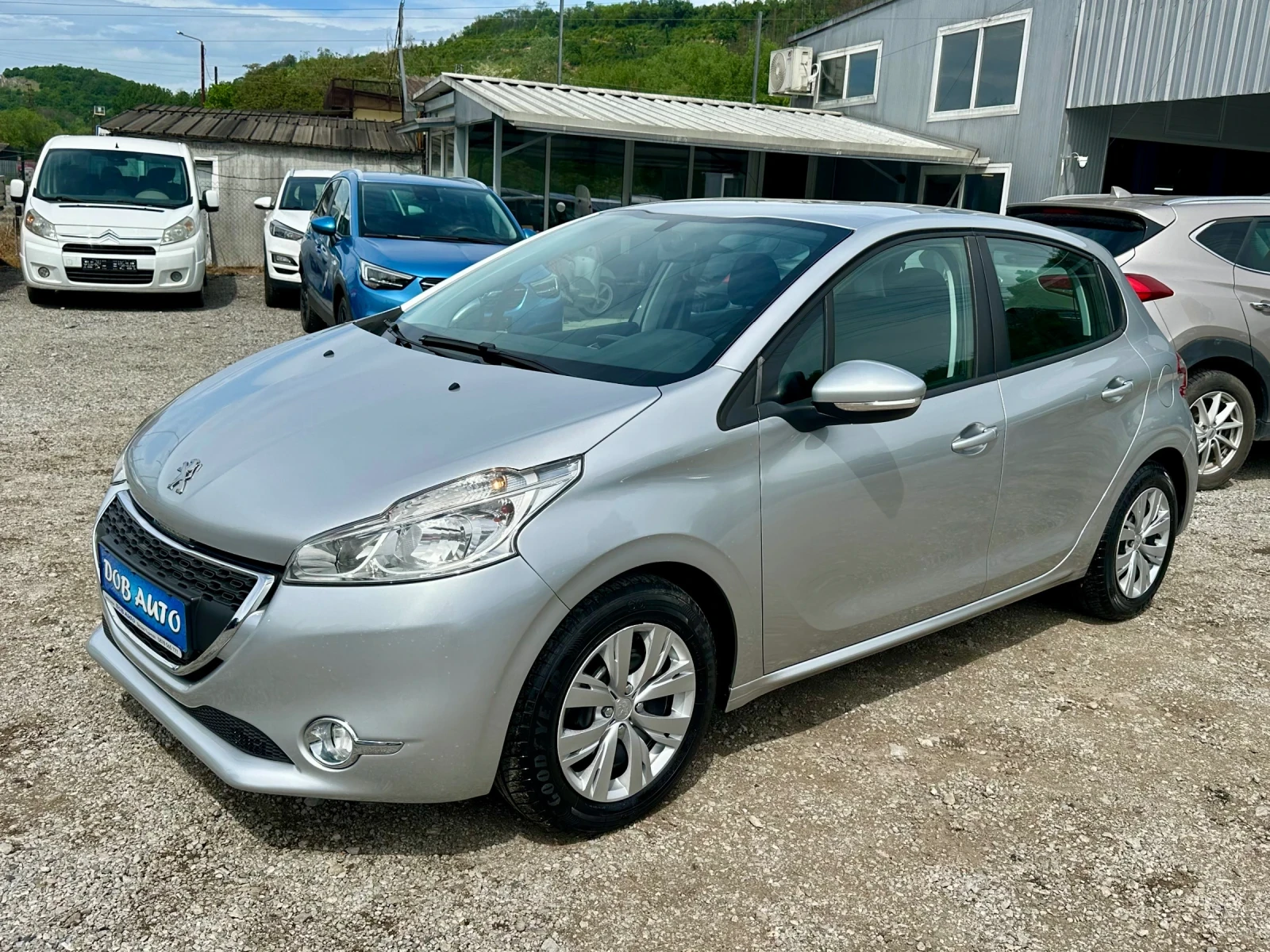Peugeot 208 1.0i-68к.с-PURETECH-TEMPOMAT, снимка 2 - Автомобили и джипове - 54602495