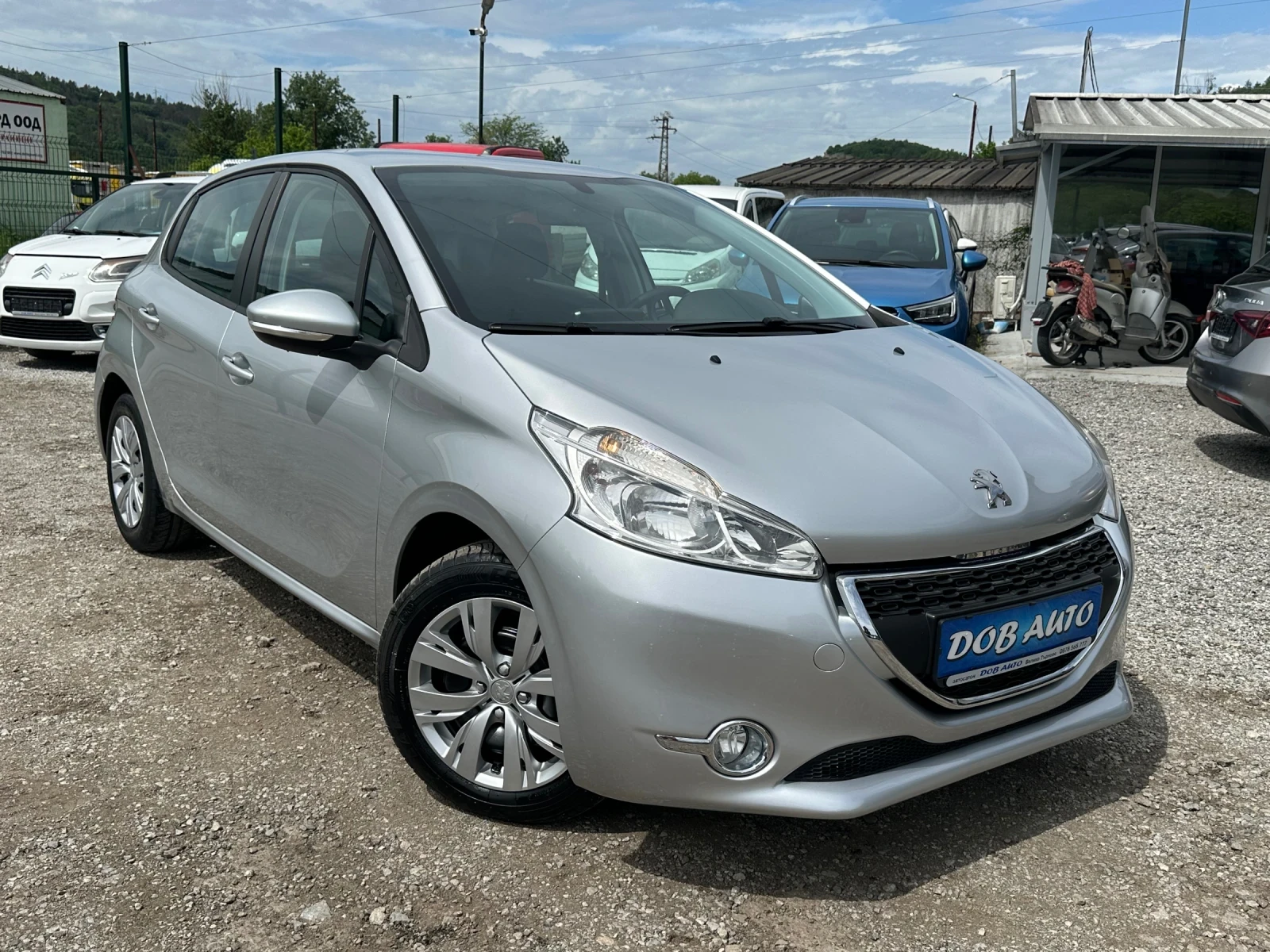 Peugeot 208 1.0i-68к.с-PURETECH-TEMPOMAT, снимка 7 - Автомобили и джипове - 54602495