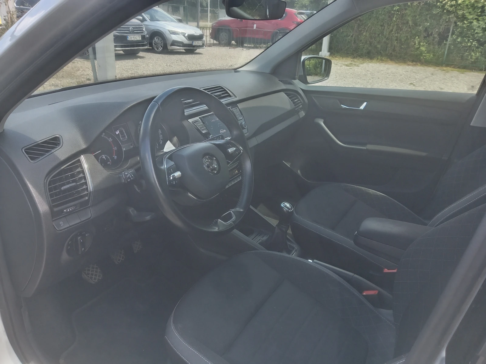 Skoda Fabia 1.0TSI, снимка 7 - Автомобили и джипове - 55102314