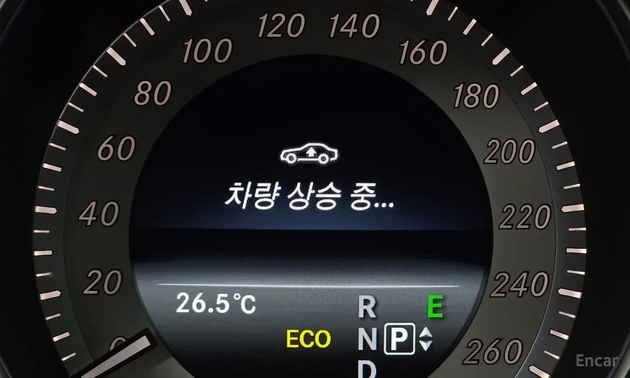 Mercedes-Benz E 350 AIRMATIC | ПОДГРЕВ | ОБДУХВАНЕ | ПАНОРАМА, снимка 4 - Автомобили и джипове - 55320093