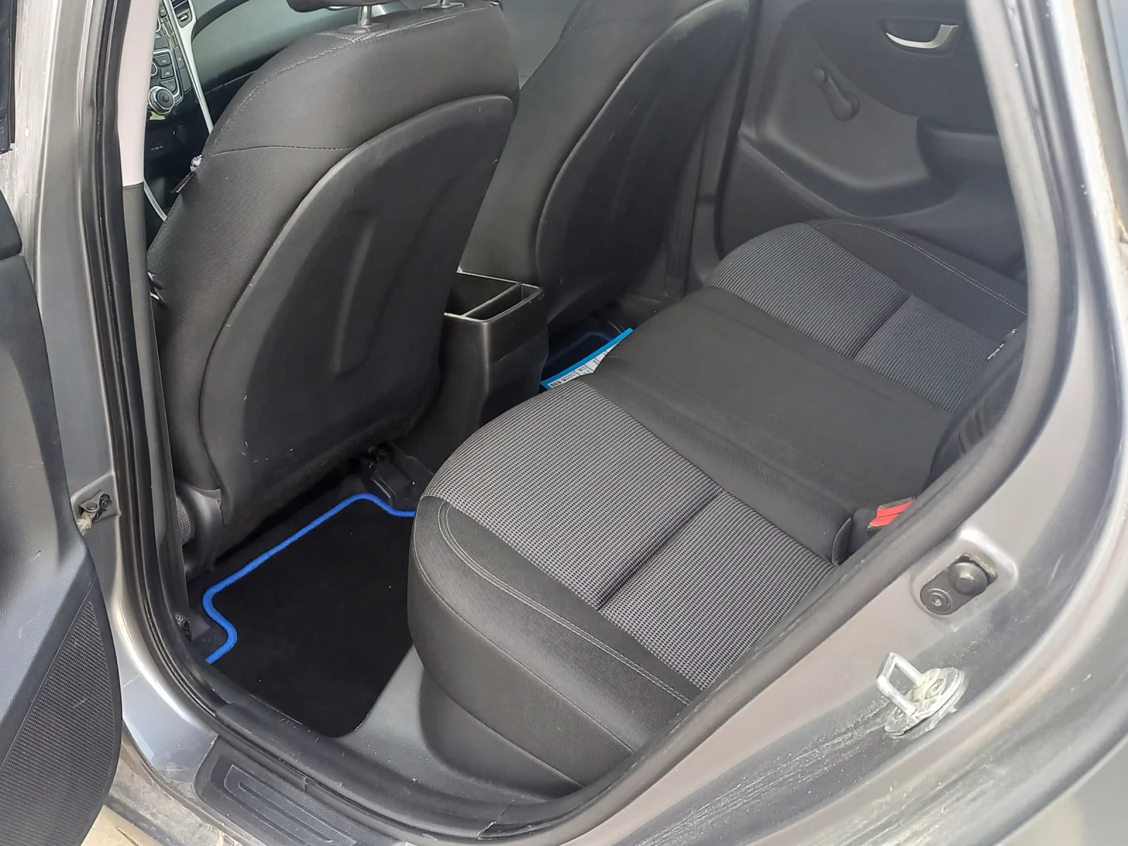Hyundai I30 CRDI, снимка 8 - Автомобили и джипове - 55712911